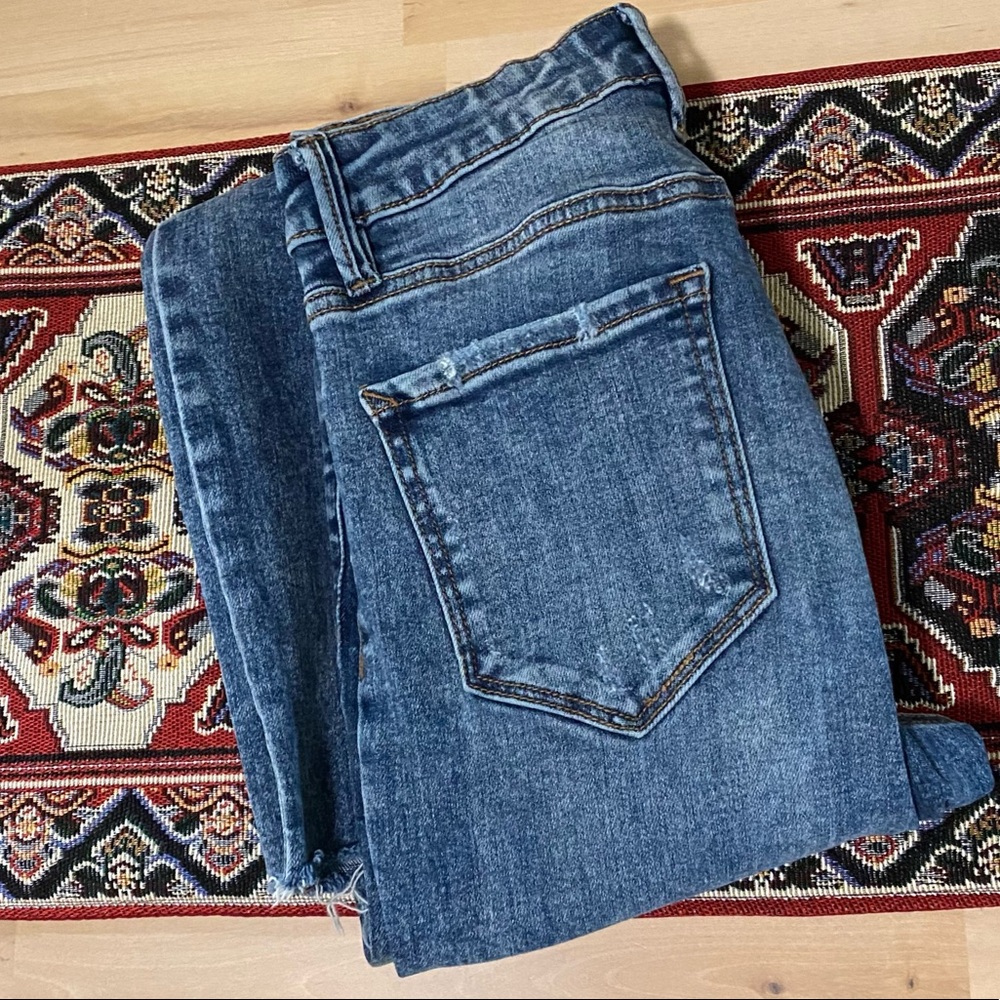 Carly Jean Los Angeles Jeans - size 3